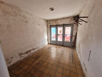 Venta de casa 5 amb Lote 10.56x17.42 c/ 2 propiedades Monte Castro