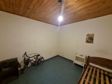 Venta de casa 5 amb Lote 10.56x17.42 c/ 2 propiedades Monte Castro