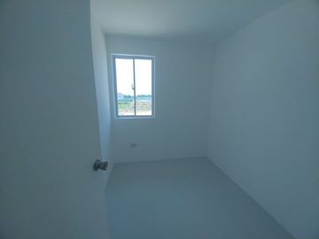Cara Unit with Carport and Balconu in Camella/ Lessandra Pili - Dave
