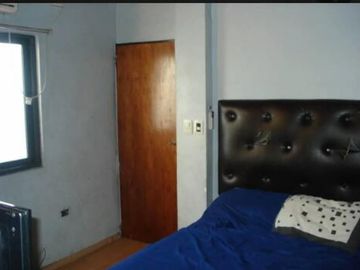 CASA DE 4 AMBIENTES, PATIO, GARAGE ZONA MATADEROS