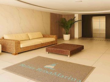 Apartamento con vista urbana costera, a pasos de la playa y comercio esencial.