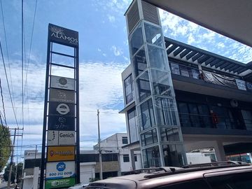 LOCAL EN VENTA POR PLAZA KRYSTAL, EN PLAZA ALAMOS, PRADOS AGUA AZUL PUEBLA