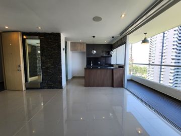 apartamento en arriendo en loma del indio. Cod A9434010