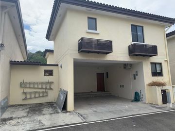 Se Vende Casa Moderna ¡Amoblada! en Panamá Pacifico
