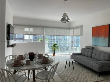 SEA CONFIABLE VENDE O ALQUILA PH 43 GREEN VIEW AVENIDA BALBOA