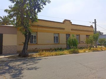 Casa en Venta en Sargento Aldea / Metro Ñuble