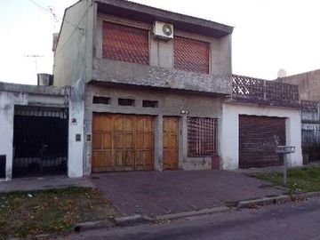 Casa PH en venta en Moron Sur