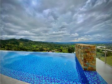 Venta Casa Campestre Infinity pool Parcelacion 10 minutos Llanogrande
