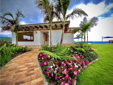 Venta Casa Campestre Infinity pool Parcelacion 10 minutos Llanogrande