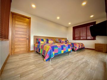 Venta Casa Campestre Infinity pool Parcelacion 10 minutos Llanogrande