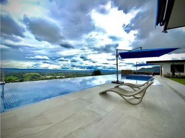 Venta Casa Campestre Infinity pool Parcelacion 10 minutos Llanogrande