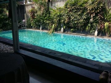 Rumah di Kemang, Jakarta Selatan.Tanah luas ada Kolam Renang