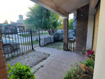 VENTA dos Casas - mismo lote ATENCION INVERSORES