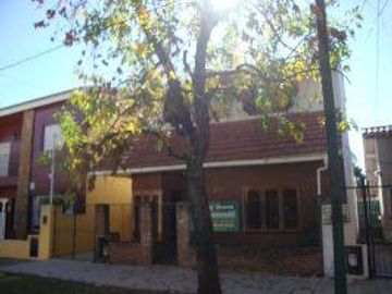 Vende:Chalet y Departamento