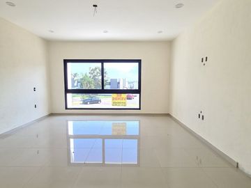 Casa en VENTA de 4 recamaras fracc Lomas Residencial