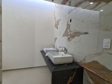 Casa en VENTA de 4 recamaras fracc Lomas Residencial