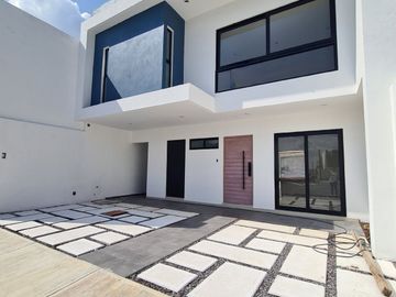 Casa en VENTA de 4 recamaras fracc Lomas Residencial