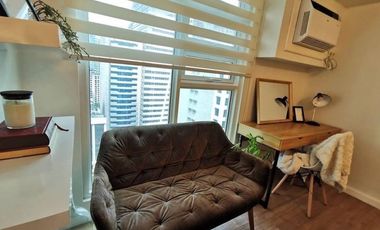 Condominium 1 Bedroom: 1 Bedroom Condo For Sale in Kroma Tower Legaspi Makati City