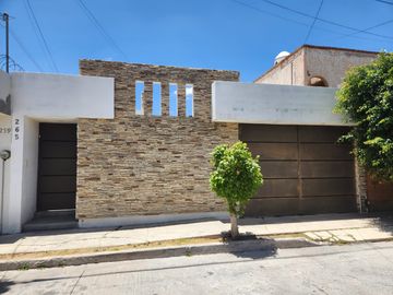 Casa en Venta Col. Del Valle
