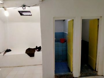 Disewakan Rumah Lokasi di Jl. Sanggar, Krembangan Selatan