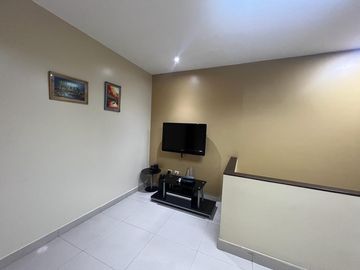 VENTA CASA EN CEIBOS OLIVOS 2 PISCINA (JLR)