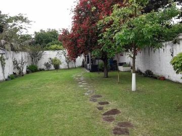 PERMUTA - CHALET DE 4 AMBIENTES EN VENTA - ITUZAINGO NORTE