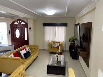 Venta de casa en Villa Club, cerca a la Aurora, via Puntilla Samborondón