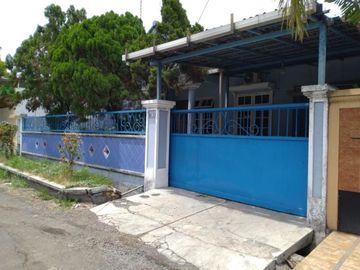 Dijual rumah row luas sekali di TPI Wiyung surabaya