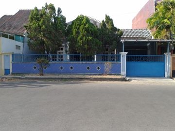 Dijual rumah row luas sekali di TPI Wiyung surabaya