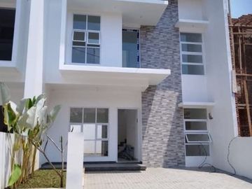 Ready stock rumah dijual mewah cantik rasa villa sejuk asri di Cisaranten Arcamanik