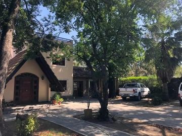PERMUTA - EXCELENTE CHALET DE 6 AMBIENTES A LA VENTA - VILLA TESEI
