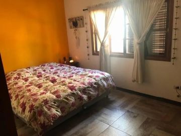 PERMUTA - EXCELENTE CHALET DE 6 AMBIENTES A LA VENTA - VILLA TESEI