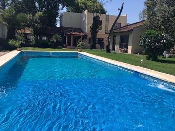 PERMUTA - EXCELENTE CHALET DE 6 AMBIENTES A LA VENTA - VILLA TESEI