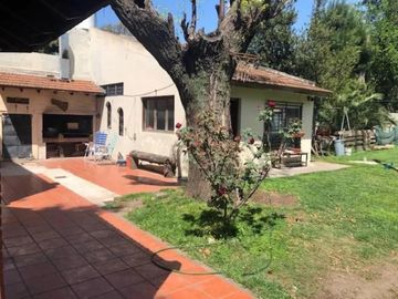 PERMUTA - EXCELENTE CHALET DE 6 AMBIENTES A LA VENTA - VILLA TESEI