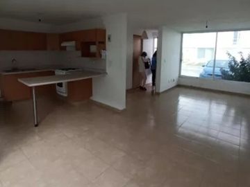 HERMOSA CASA EN VENTA CONDO CON ALBERCA SAN JUAN DEL RIO