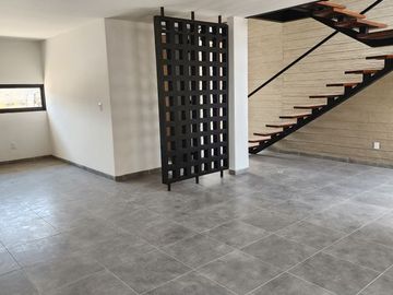 CASA EN PRIVADA CON ALBERCA