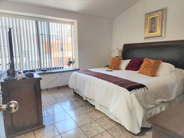 CASA EN VENTA CON SEGURIDAD EN JARDINES BELLAVISTA, TLALNEPANTLA DE BAZ