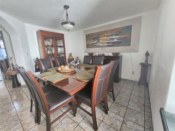 CASA EN VENTA CON SEGURIDAD EN JARDINES BELLAVISTA, TLALNEPANTLA DE BAZ