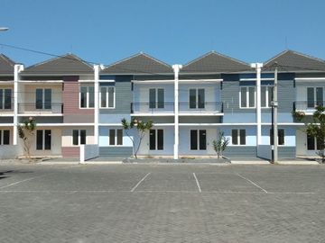 Rumah baru 2 lantai Tropodo Waru