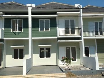 Rumah baru 2 lantai Tropodo Waru