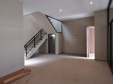 rumah cantik 2 lantai cinambo residence dkt antapani