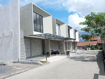 rumah cantik 2 lantai cinambo residence dkt antapani