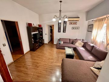 Venta- Las Heras 2700 - Casa 5 AMB.