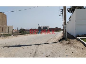VENTA DE TERRENO URBANO 🤗
📍 UBICACIÓN: Sub Lote IB Norte Fundo Arenales 
          Pimentel, Chiclayo, Lambayeque.
📏 AREA:  830 m²
💰 Precio: $ 144