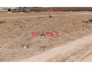 VENTA DE TERRENO URBANO 🤗
📍 UBICACIÓN: Sub Lote IB Norte Fundo Arenales 
          Pimentel, Chiclayo, Lambayeque.
📏 AREA:  830 m²
💰 Precio: $ 144
