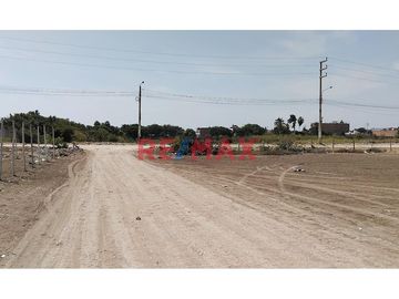 VENTA DE TERRENO URBANO 🤗
📍 UBICACIÓN: Sub Lote IB Norte Fundo Arenales 
          Pimentel, Chiclayo, Lambayeque.
📏 AREA:  830 m²
💰 Precio: $ 144