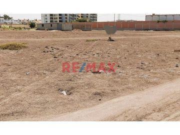 VENTA DE TERRENO URBANO 🤗
📍 UBICACIÓN: Sub Lote IB Norte Fundo Arenales 
          Pimentel, Chiclayo, Lambayeque.
📏 AREA:  830 m²
💰 Precio: $ 144