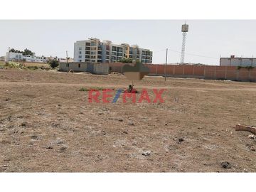 VENTA DE TERRENO URBANO 🤗
📍 UBICACIÓN: Sub Lote IB Norte Fundo Arenales 
          Pimentel, Chiclayo, Lambayeque.
📏 AREA:  830 m²
💰 Precio: $ 144