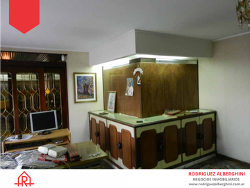 CASA DE ALTO (Calle 28 esq. 25)