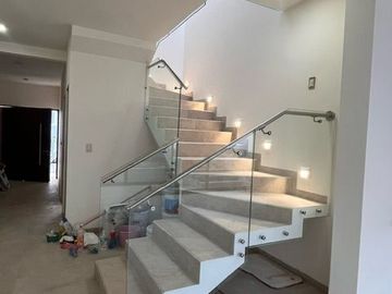 Se Vende Casa en El Condado, Equipada, 4ta Recamara en PB, 4 Baños